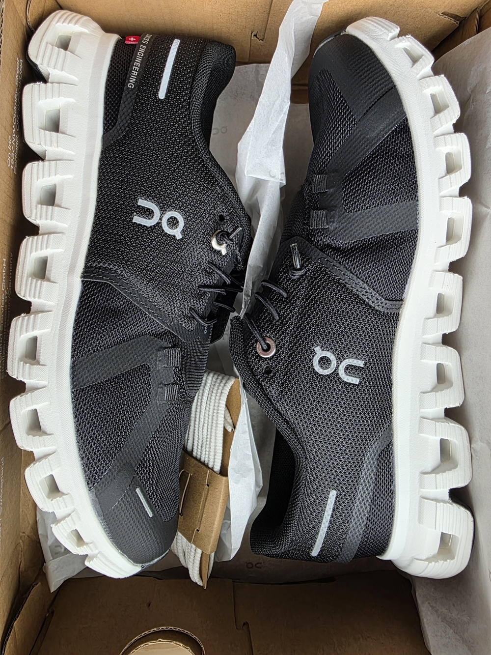 On Cloud Running Men's Cloudflow Black and White Athletic Shoes